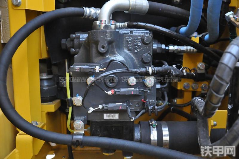 小松PC110-7挖掘机局部