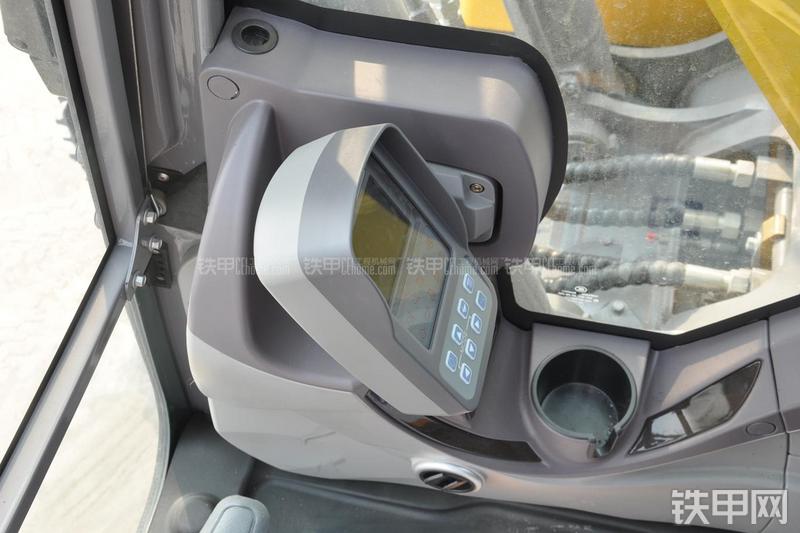 徐工XE135B挖掘机局部