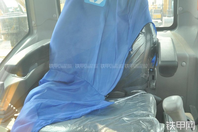 徐工XE60CA挖掘机局部