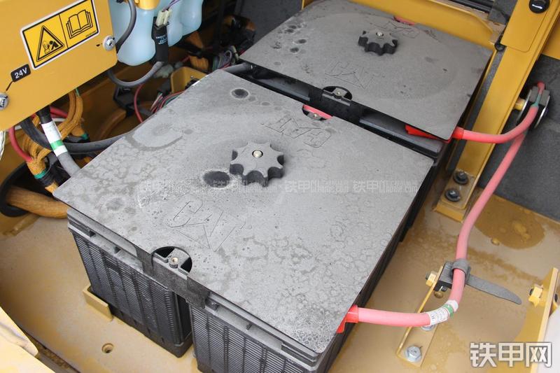 卡特彼勒349D液压挖掘机局部