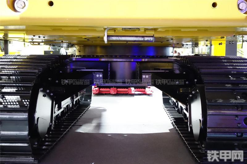 卡特彼勒390FLME挖掘机局部