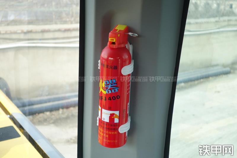 徐工XE265C挖掘机局部