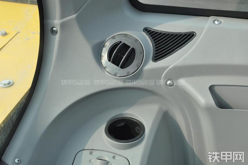 徐工XE135B挖掘机局部