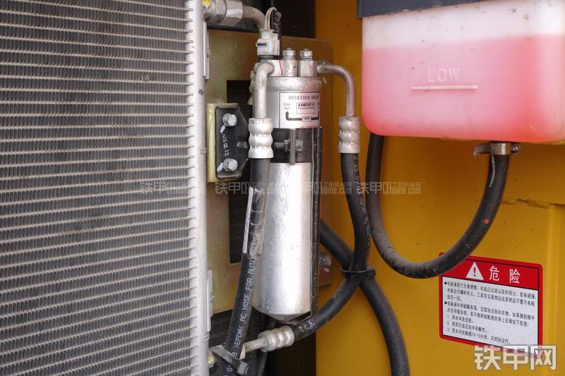 徐工XE215CA挖掘机局部