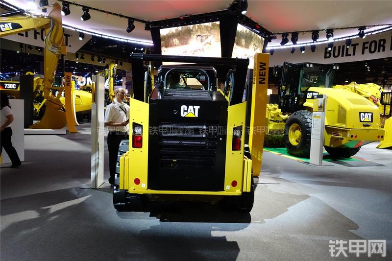 卡特彼勒299D-XHP滑移装载机整机外观