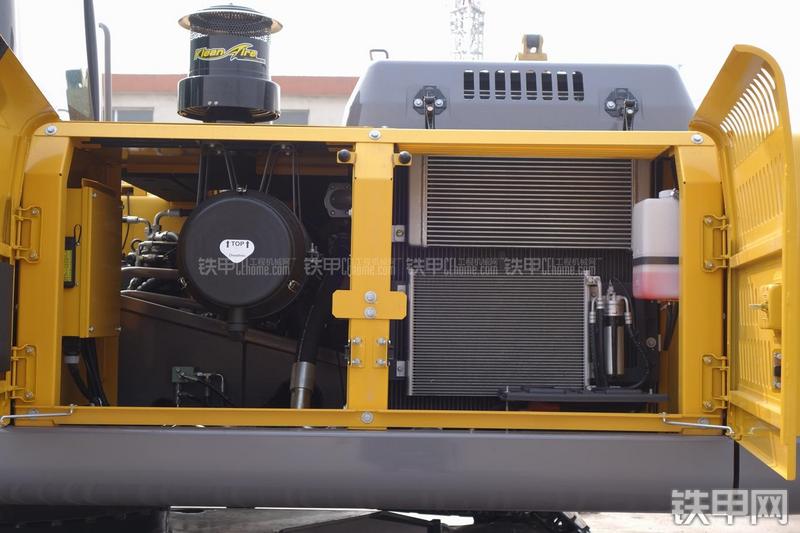 徐工XE265C挖掘机局部