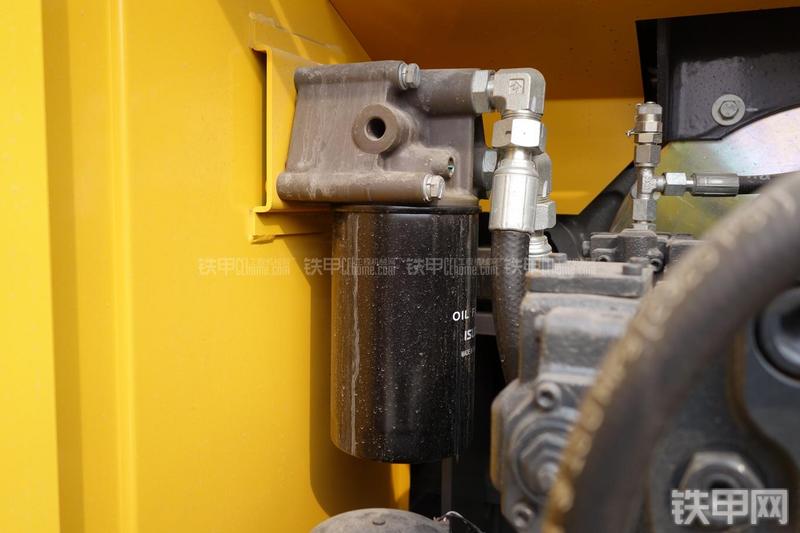 徐工XE215CA挖掘机局部