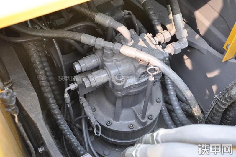 徐工XE135B挖掘机局部