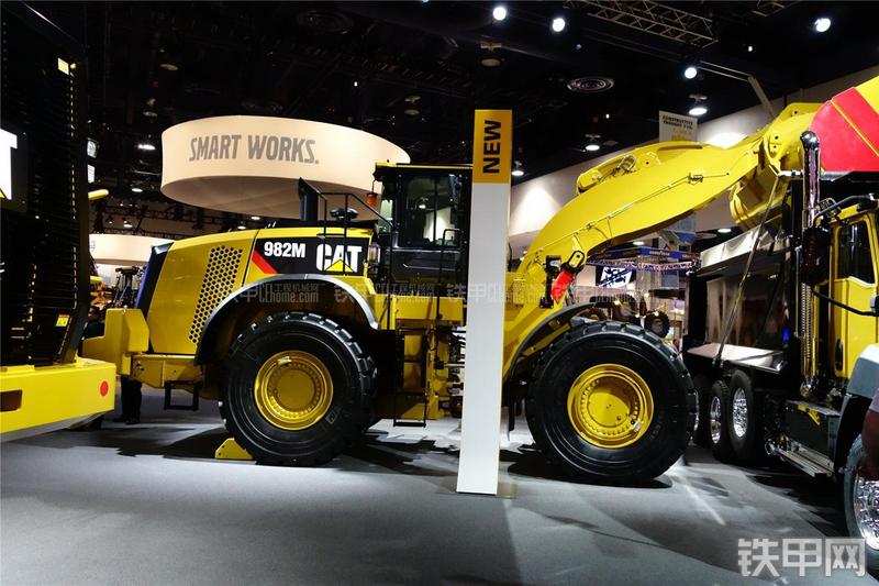 卡特彼勒982M装载机整机外观