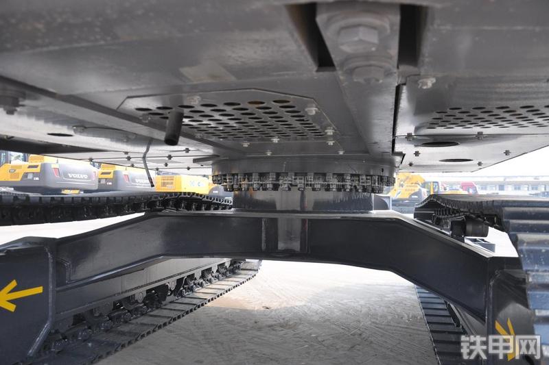 徐工XE135B挖掘机局部