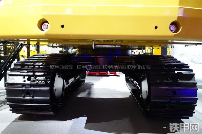 卡特彼勒390FLME挖掘机局部