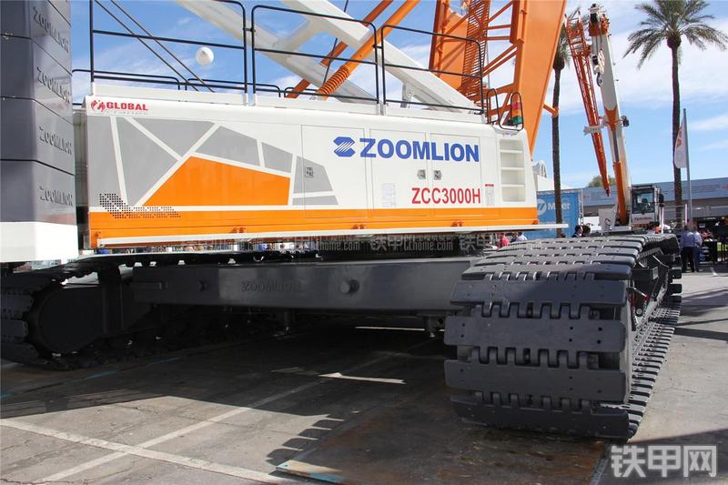 中联重科ZCC3000H起重机局部