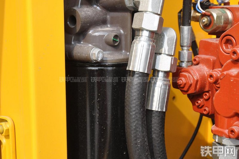 徐工XE135B挖掘机局部