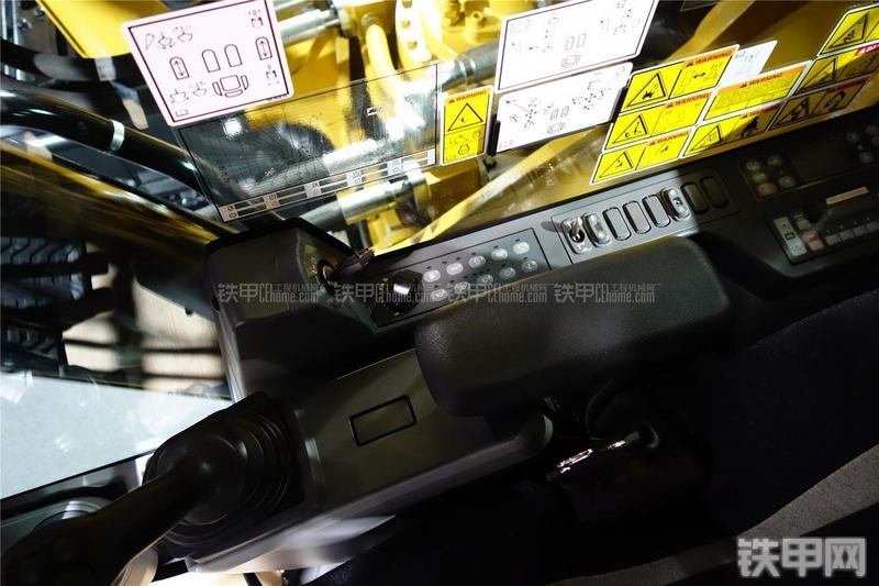 卡特彼勒390FLME挖掘机局部