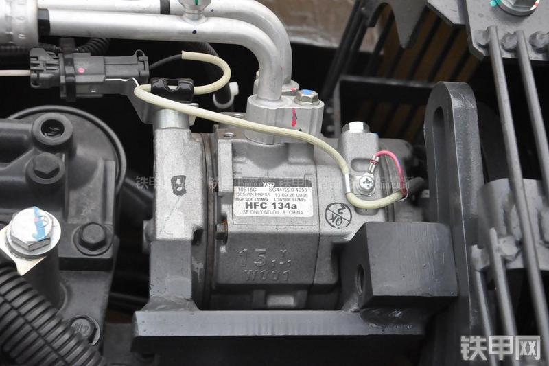 小松PC110-7挖掘机局部