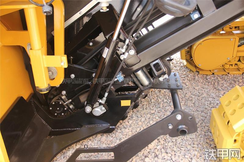 卡特彼勒PM200铣刨机局部