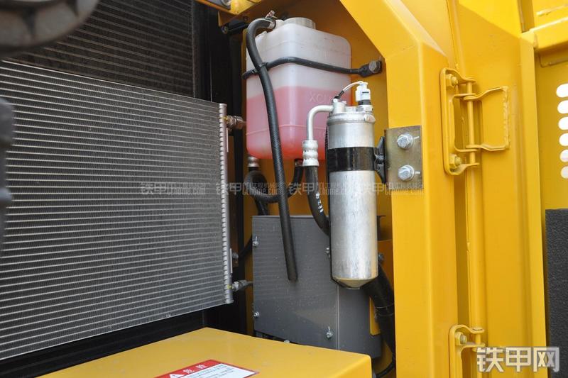 徐工XE135B挖掘机局部