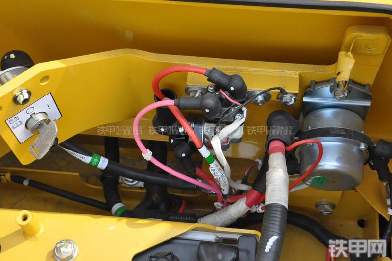 小松PC270-7挖掘机局部