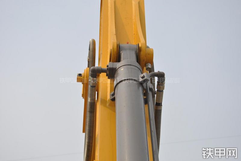 徐工XE135B挖掘机局部