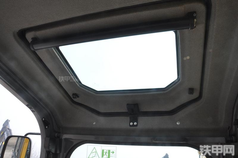 徐工XE135B挖掘机局部