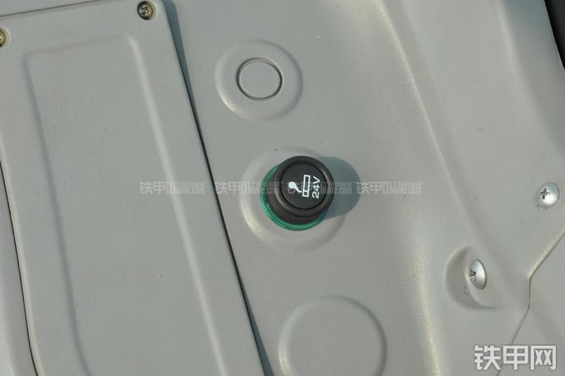 徐工XE135B挖掘机局部