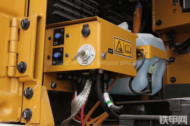 卡特彼勒349D液压挖掘机局部