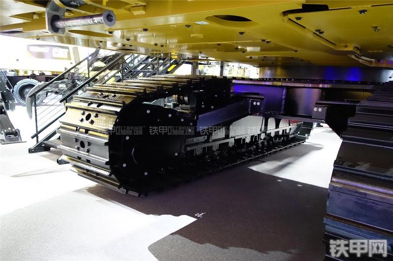 卡特彼勒390FLME挖掘机局部