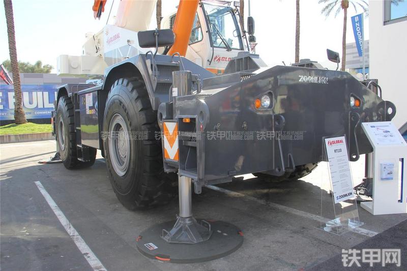 中联重科RT110起重机局部