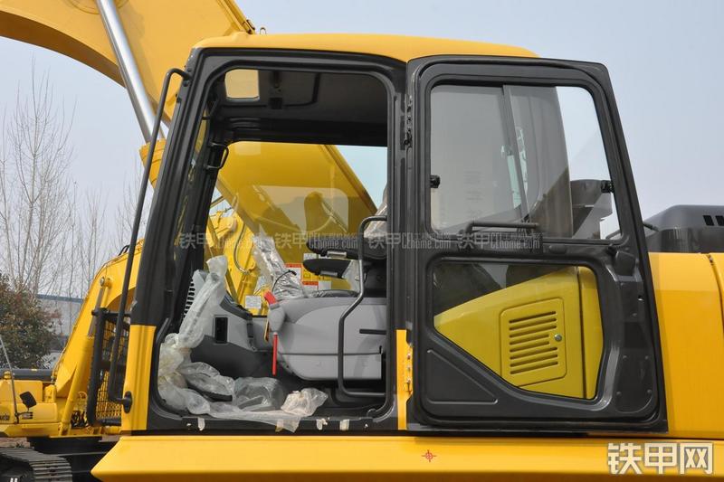 小松PC270-7挖掘机局部