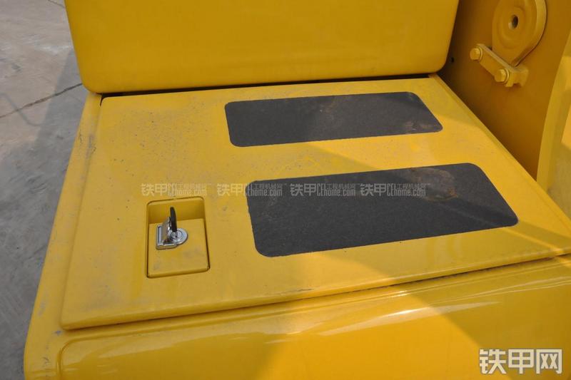 小松PC270-7挖掘机局部