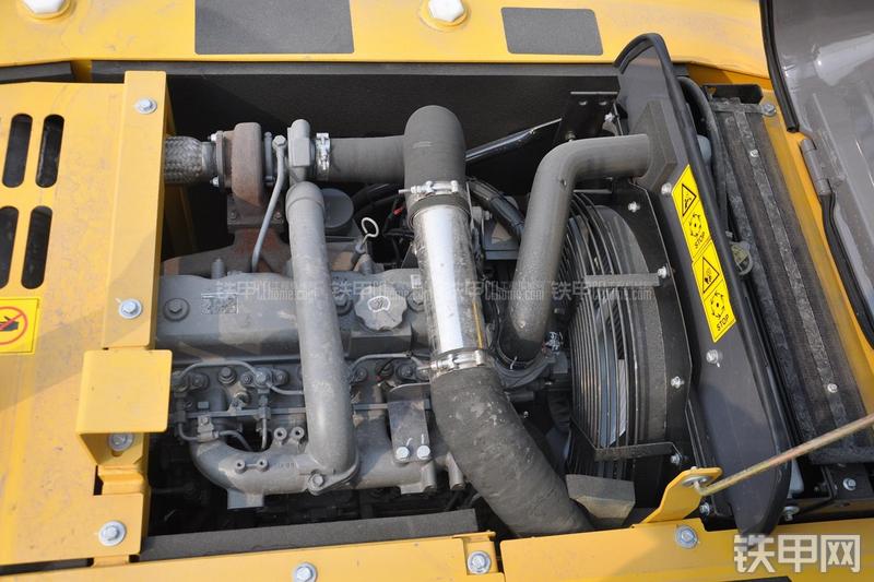 徐工XE135B挖掘机局部