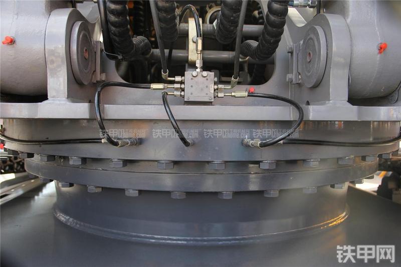 徐工XE240LCU挖掘机局部