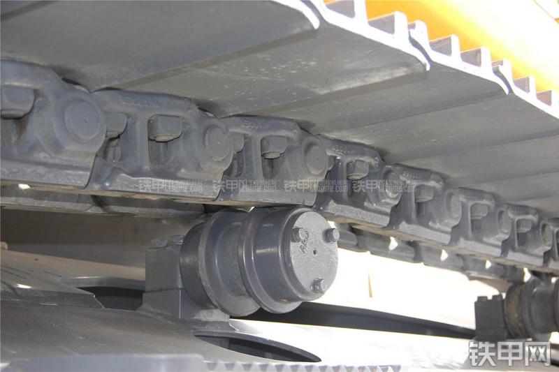 中联重科ZE220E-LC挖掘机局部