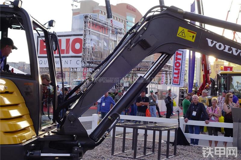 沃尔沃EC55C挖掘机局部