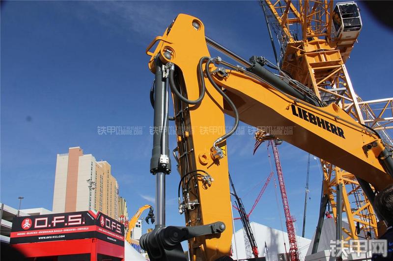 利勃海尔R956HD挖掘机局部