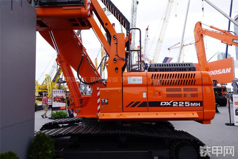 迪万伦DX225MH-3挖掘机局部