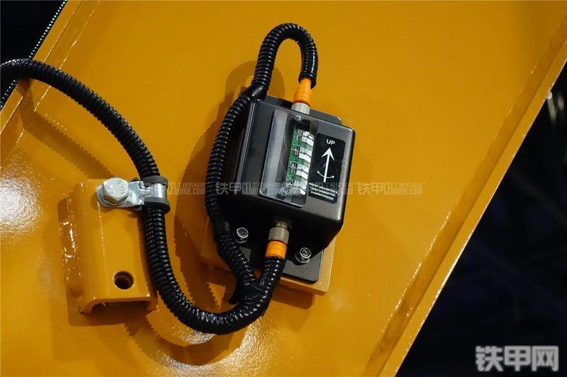 凯斯CX160C挖掘机局部