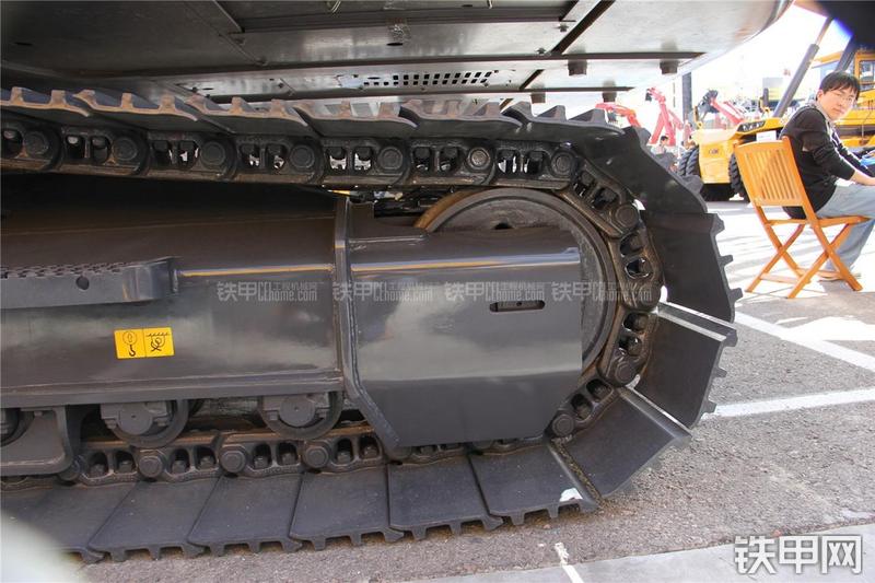 徐工XE240LCU挖掘机局部