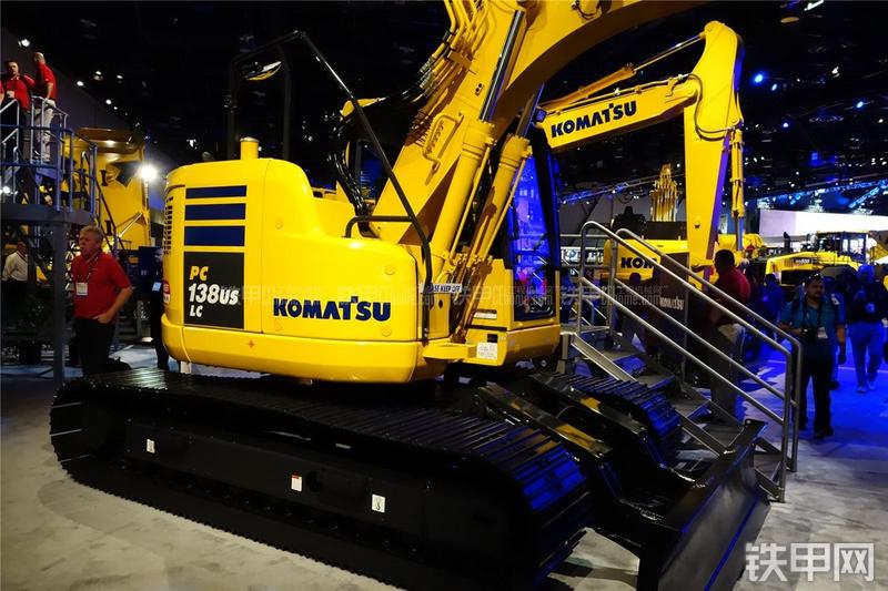 小松PC138USLC-10挖掘机整机外观