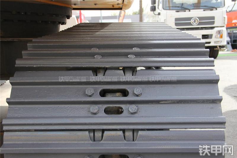 中联重科ZE220E-LC挖掘机局部