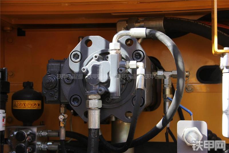 徐工XE240LCU挖掘机局部