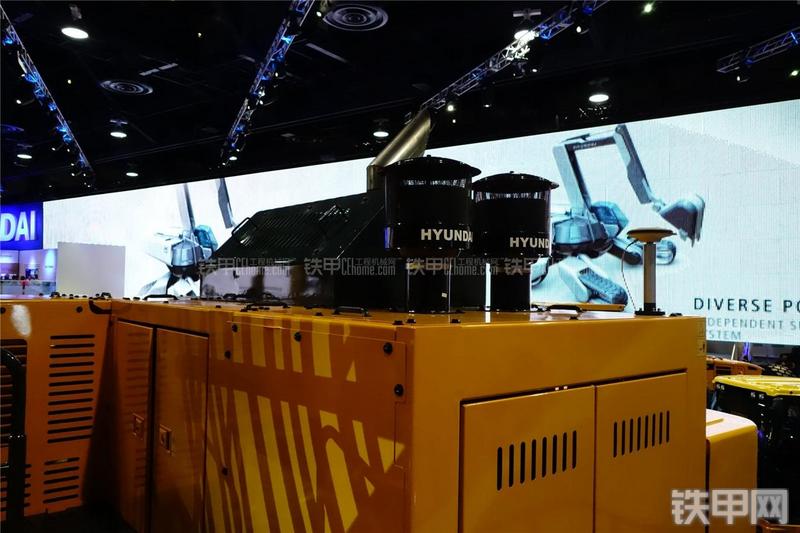 现代L1200-9挖掘机局部