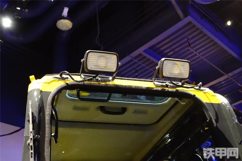 小松PC88MR-10挖掘机局部