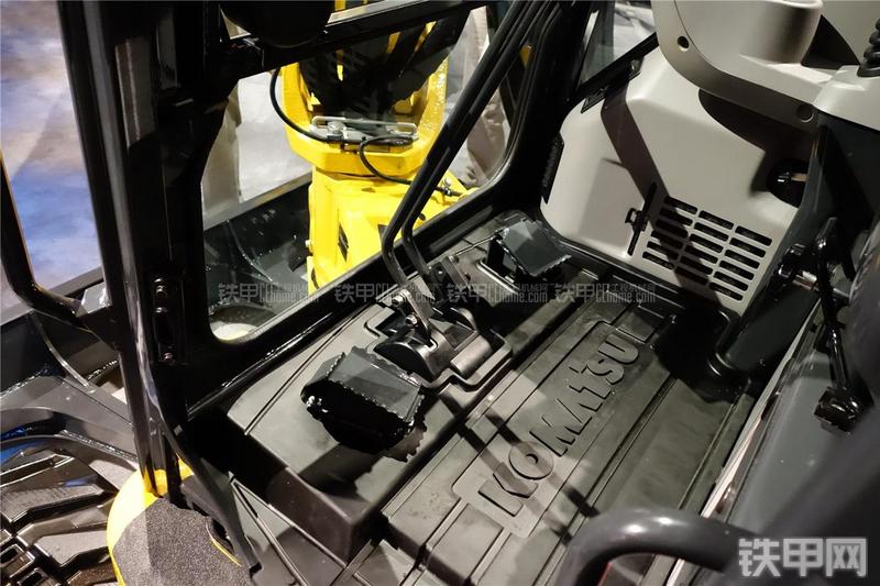 小松PC55MR挖掘机局部