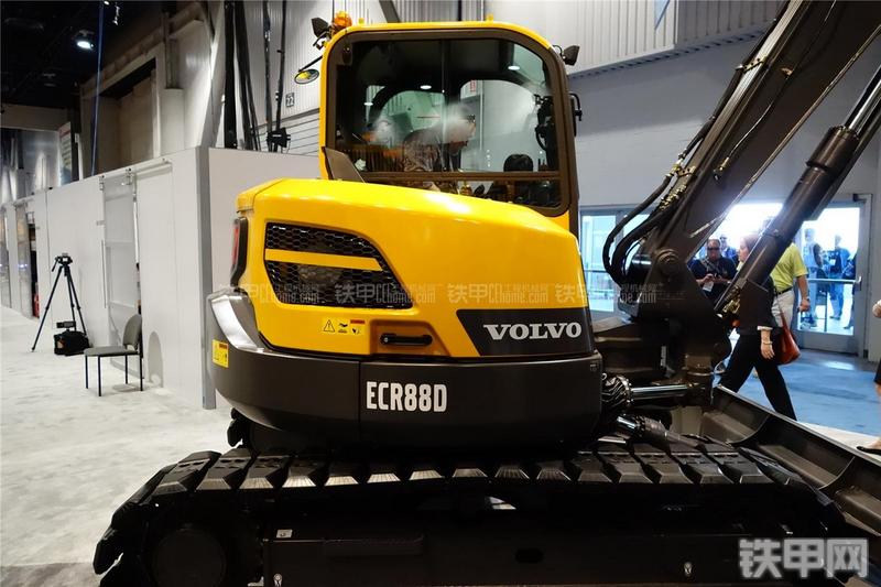 沃尔沃ECR88D挖掘机局部