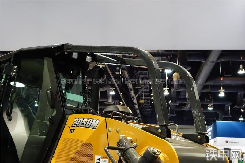 凯斯2050M推土机局部