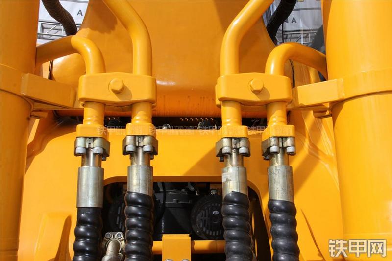 中联重科ZE360ESP挖掘机局部