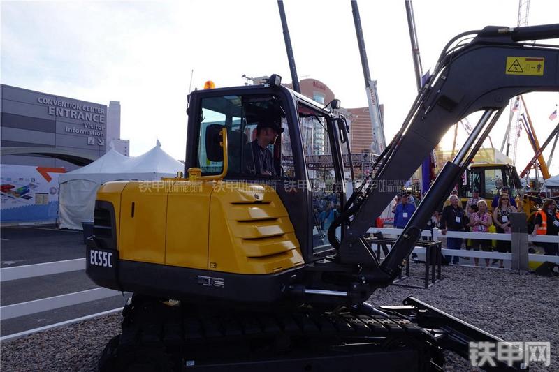 沃尔沃EC55C挖掘机整机外观