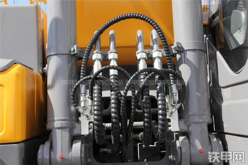 徐工XE210U挖掘机局部