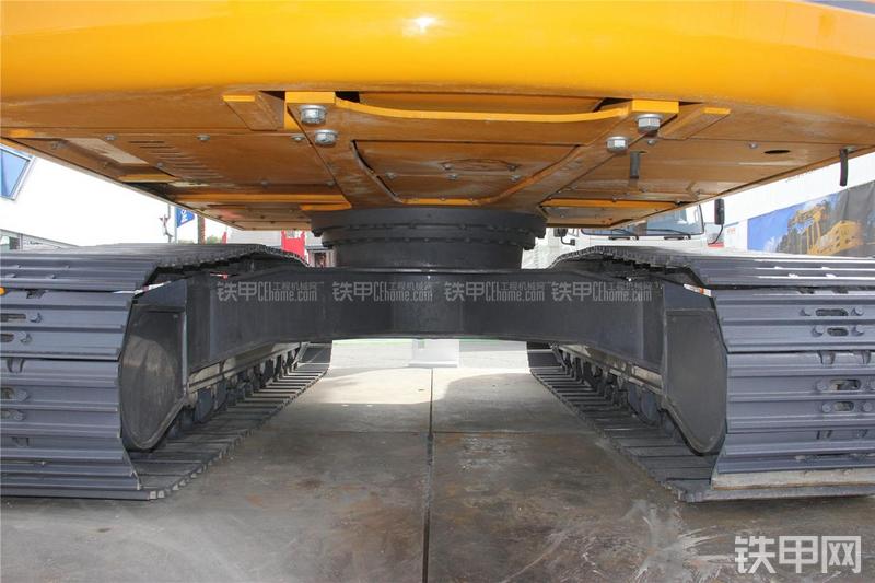 中联重科ZE220E-LC挖掘机局部